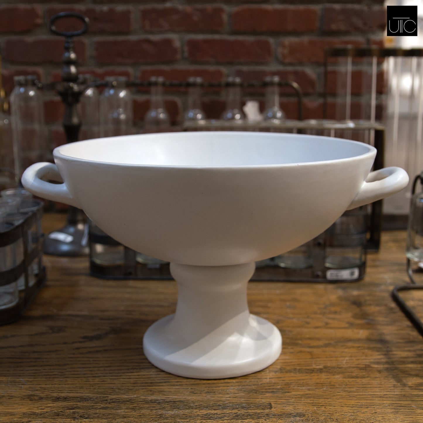 Savanna Ceramic Pedestal Bowl With Handles