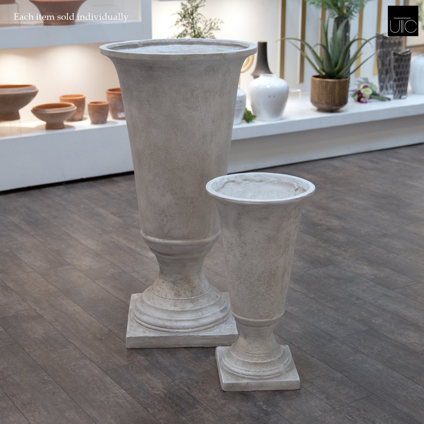 Niya Classic Fiberglass Urn Planter with Pedestal