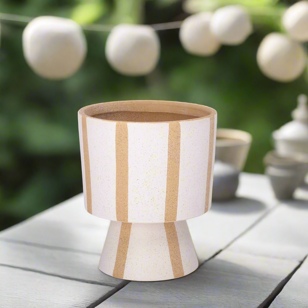 Alma Stoneware Pot